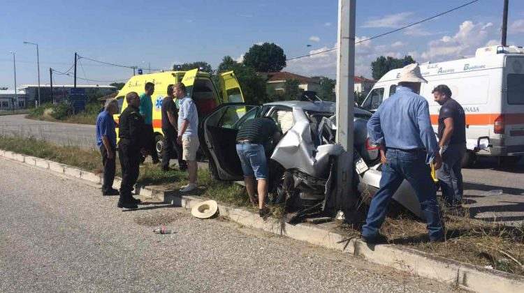Τέσσερις τραυματίες σε τροχαίο έξω από τα Τρίκαλα